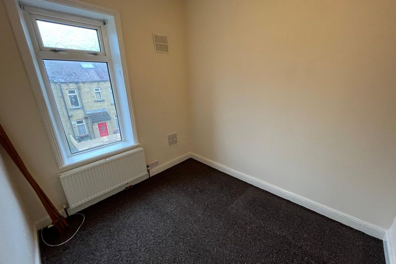 3 bed Terraced House For Auction