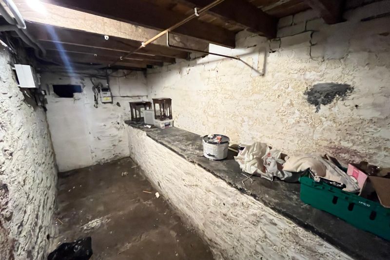 3 bed Terraced House For Auction
