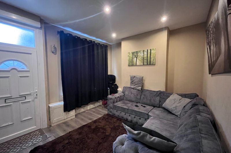 2 bed End Terrace House For Auction