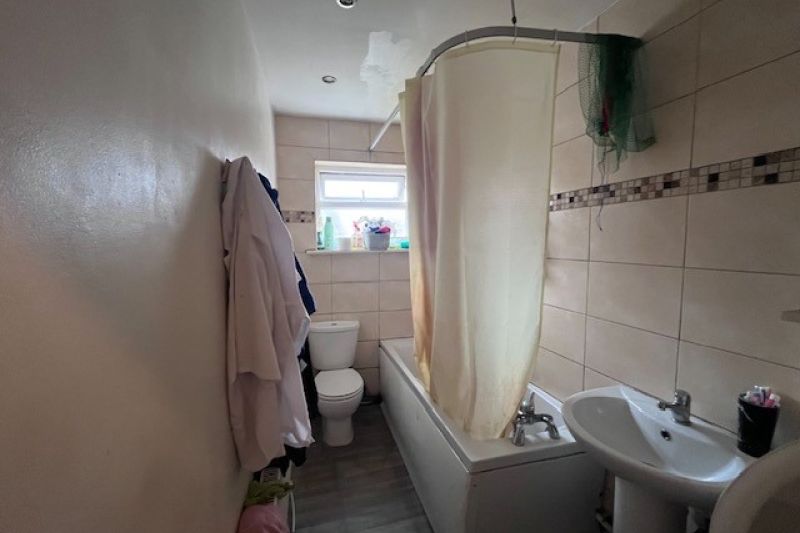 2 bed End Terrace House For Auction