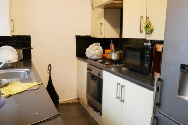 2 bed End Terrace House For Auction