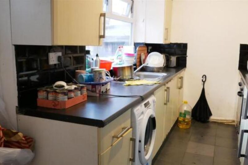 2 bed End Terrace House For Auction