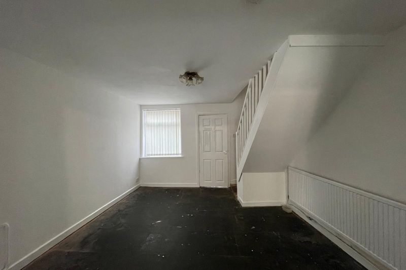2 bed Terraced House For Auction