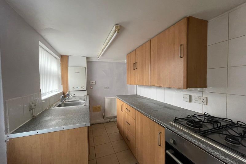 2 bed Terraced House For Auction