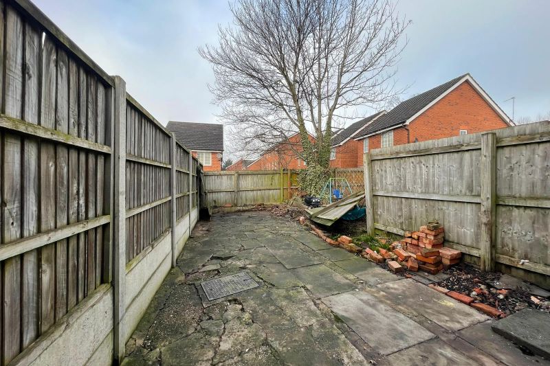 2 bed Terraced House For Auction
