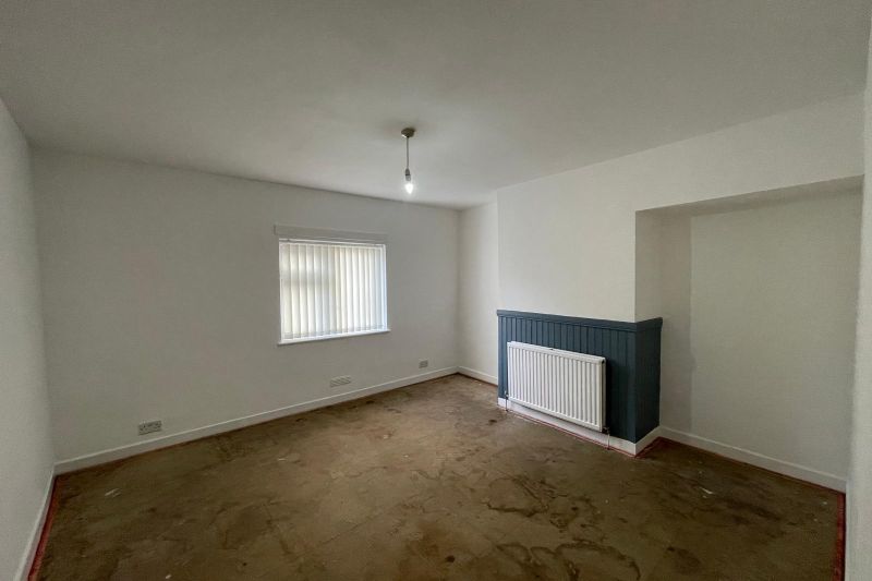 2 bed Terraced House For Auction