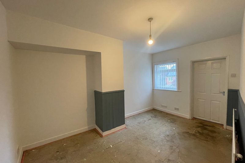 2 bed Terraced House For Auction