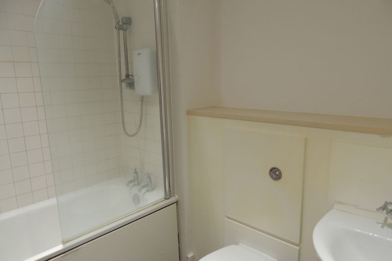 2 bed Apartment For Auction