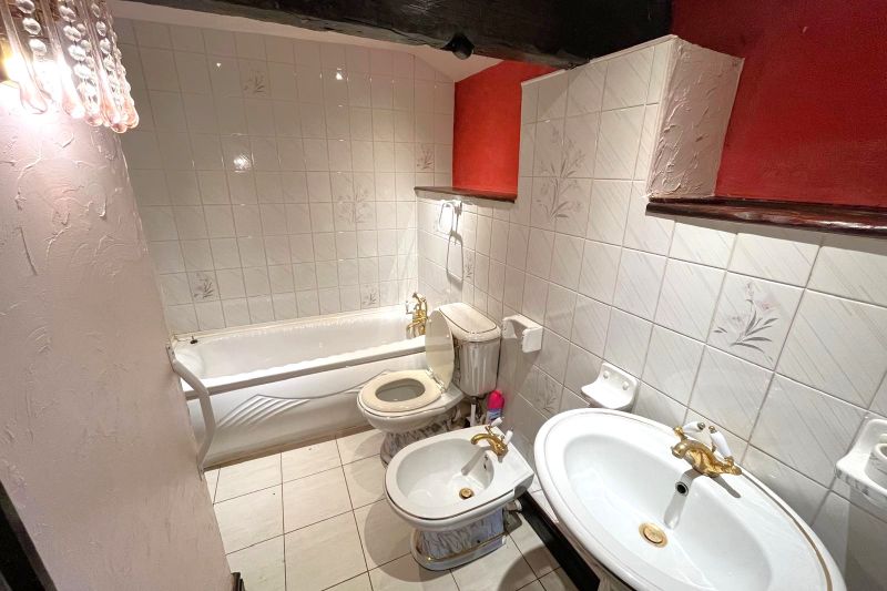 4 bed Detached Cottage For Auction