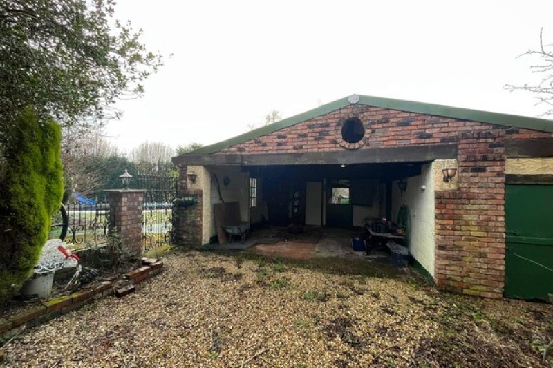 4 bed Detached Cottage For Auction
