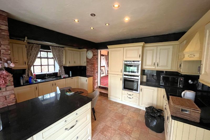 4 bed Detached Cottage For Auction
