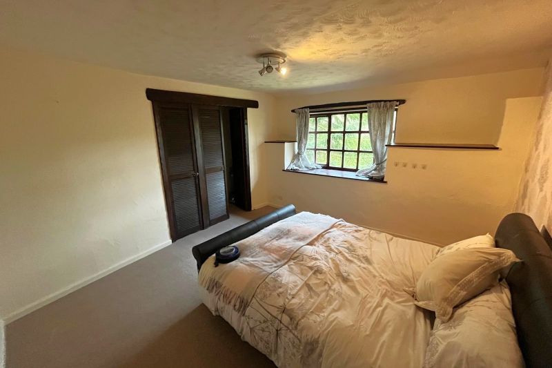 4 bed Detached Cottage For Auction