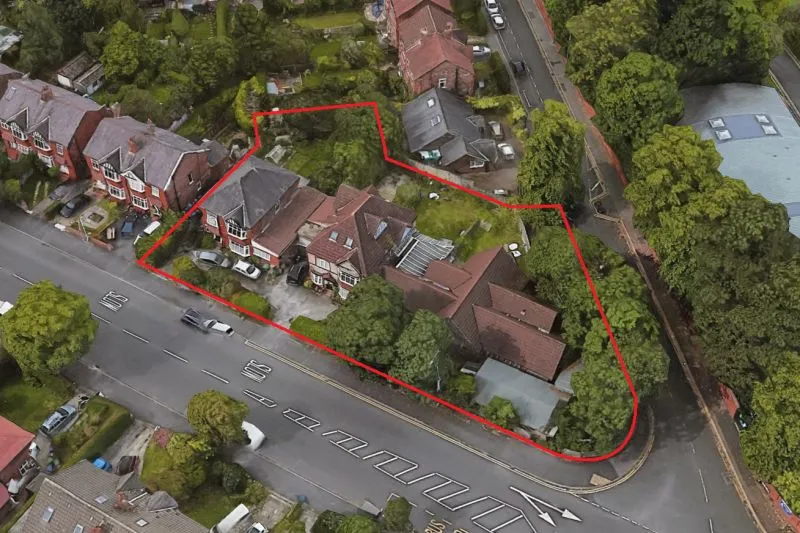 12 bed Detached House For Auction