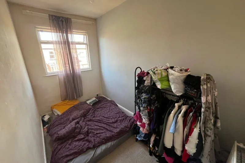 2 bed Terraced House For Auction