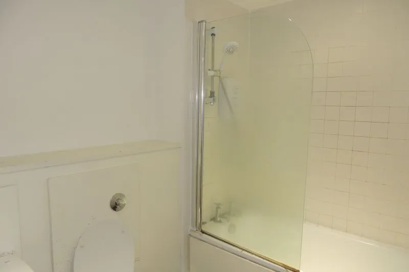 2 bed Apartment For Auction