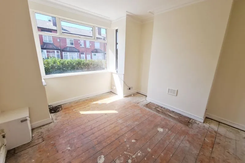 3 bed Terraced House For Auction