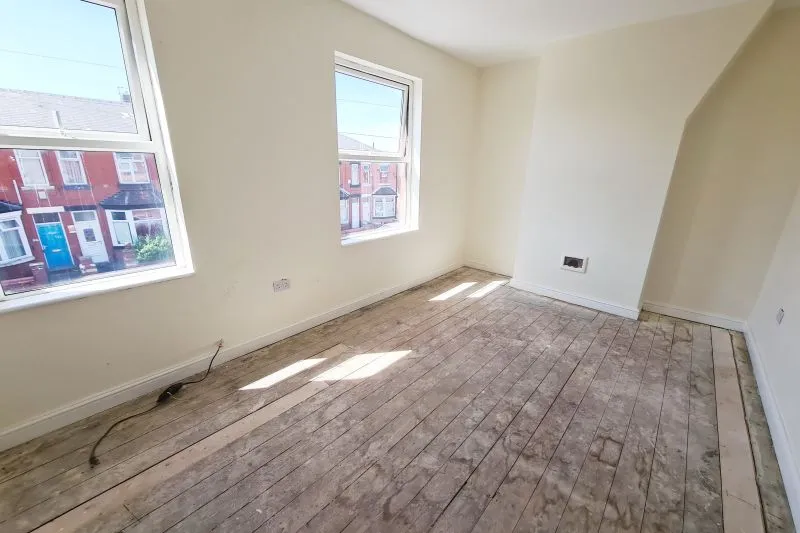 3 bed Terraced House For Auction