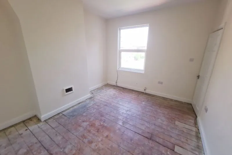 3 bed Terraced House For Auction