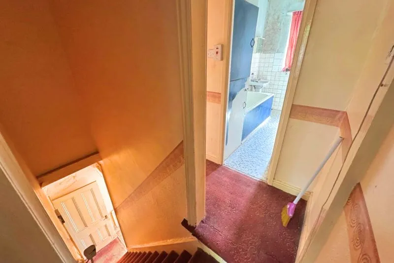 2 bed Terraced House For Auction