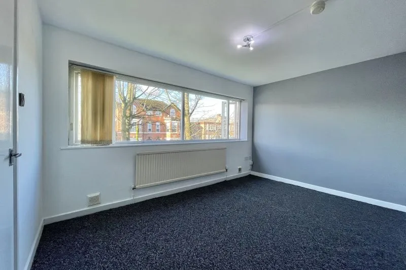 1 bed Apartment For Auction