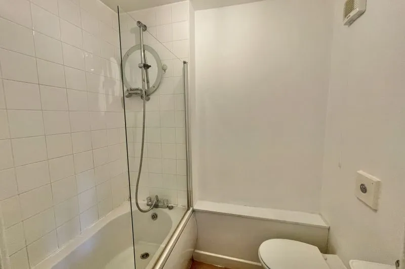 1 bed Apartment For Auction