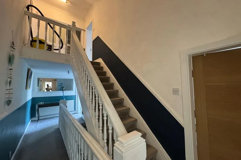 6 bed Semi-Detached House For Auction