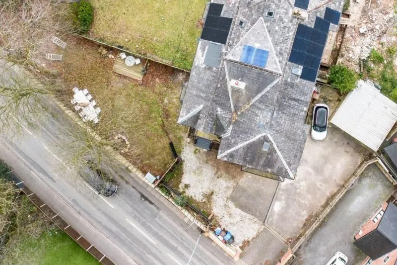6 bed Semi-Detached House For Auction