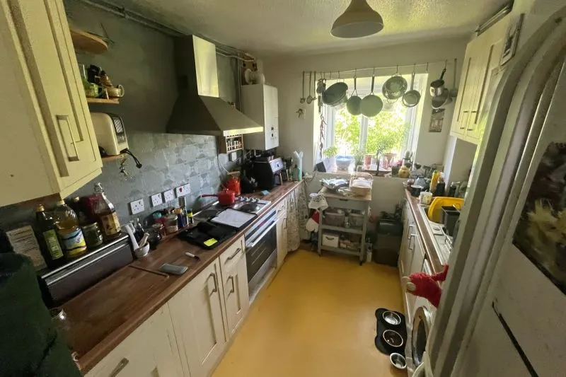 3 bed Apartment For Auction