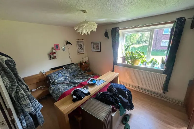 3 bed Apartment For Auction