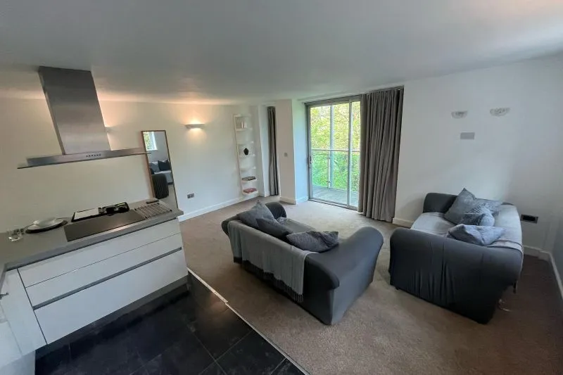 2 bed Apartment For Auction