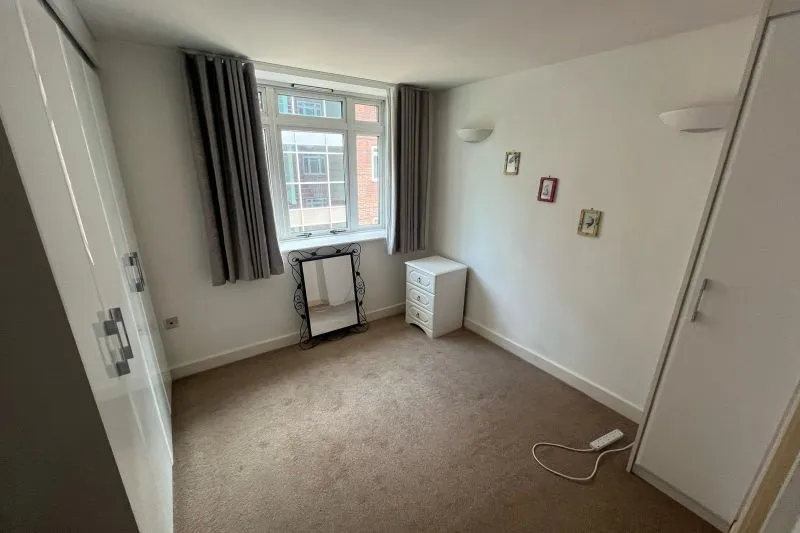 2 bed Apartment For Auction