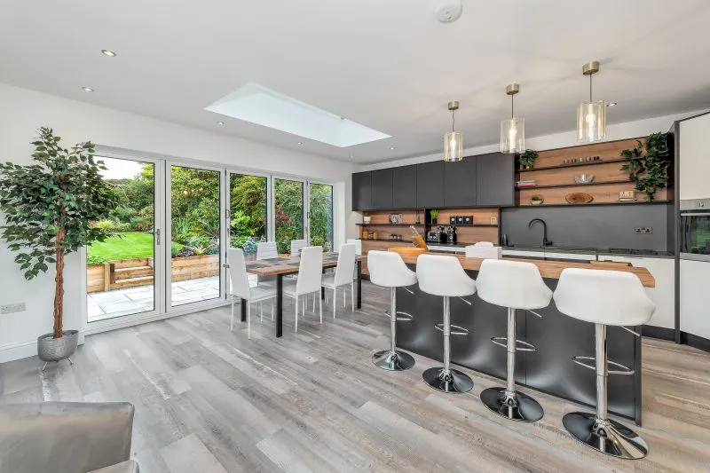 4 bed Detached House For Auction