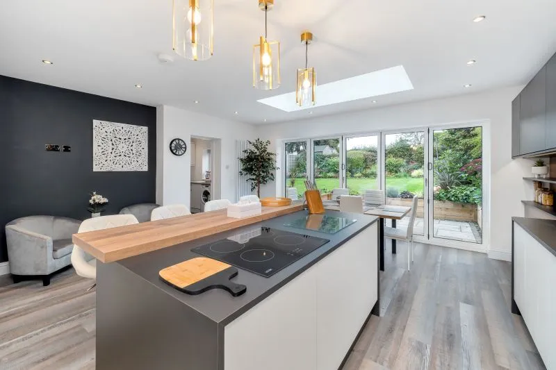 4 bed Detached House For Auction