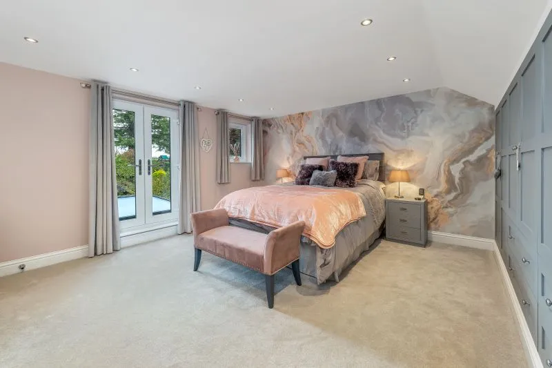 4 bed Detached House For Auction