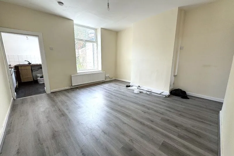 2 bed Terraced House For Auction
