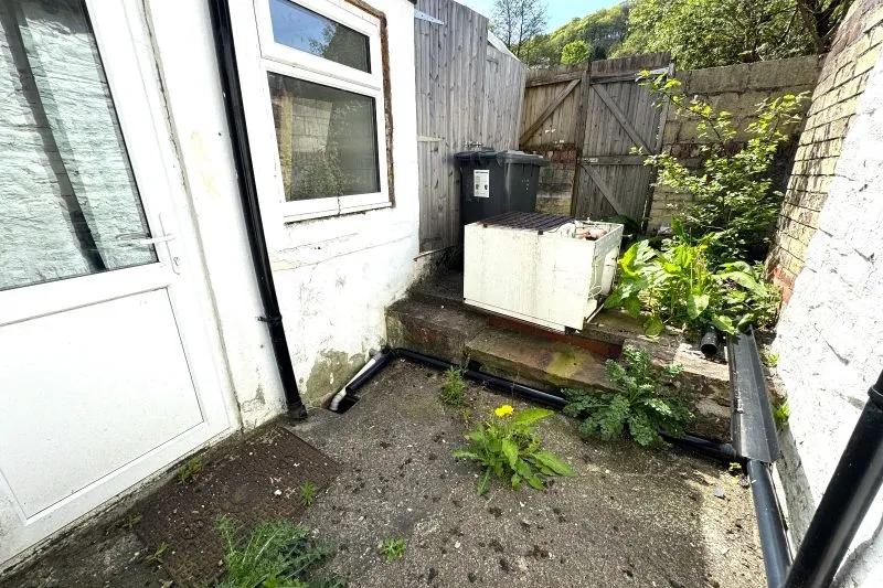 2 bed Terraced House For Auction
