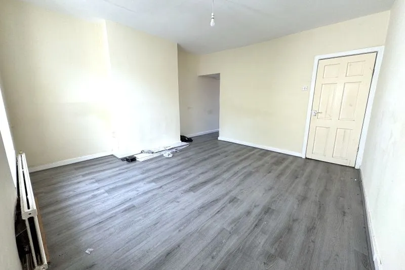 2 bed Terraced House For Auction
