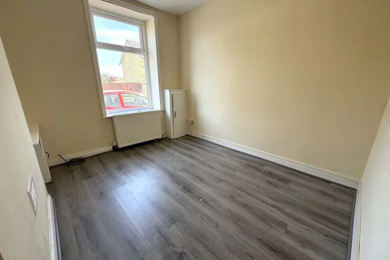 2 bed Terraced House For Auction
