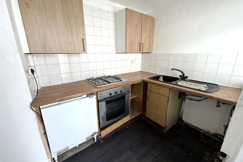 2 bed Terraced House For Auction