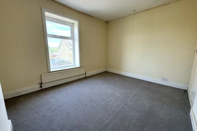 2 bed Terraced House For Auction