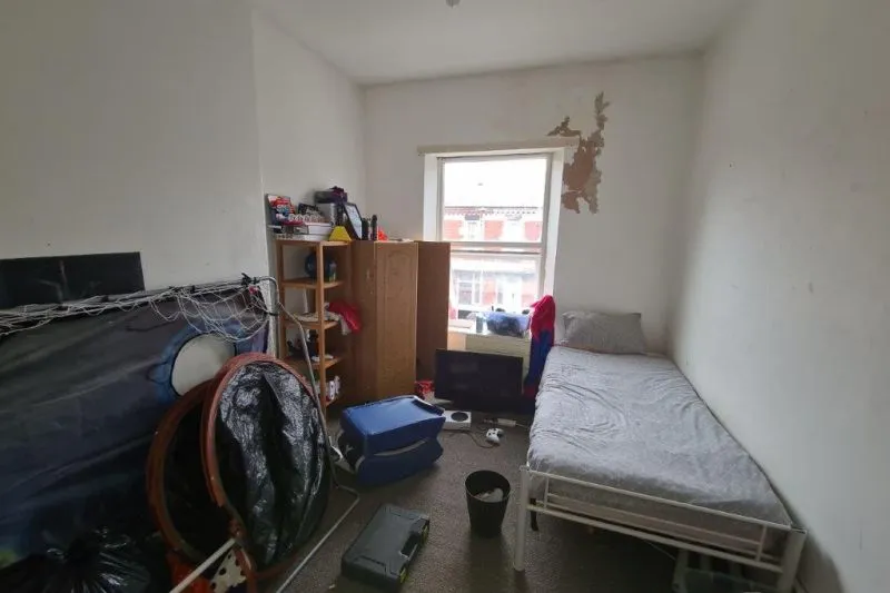 3 bed Terraced House For Auction