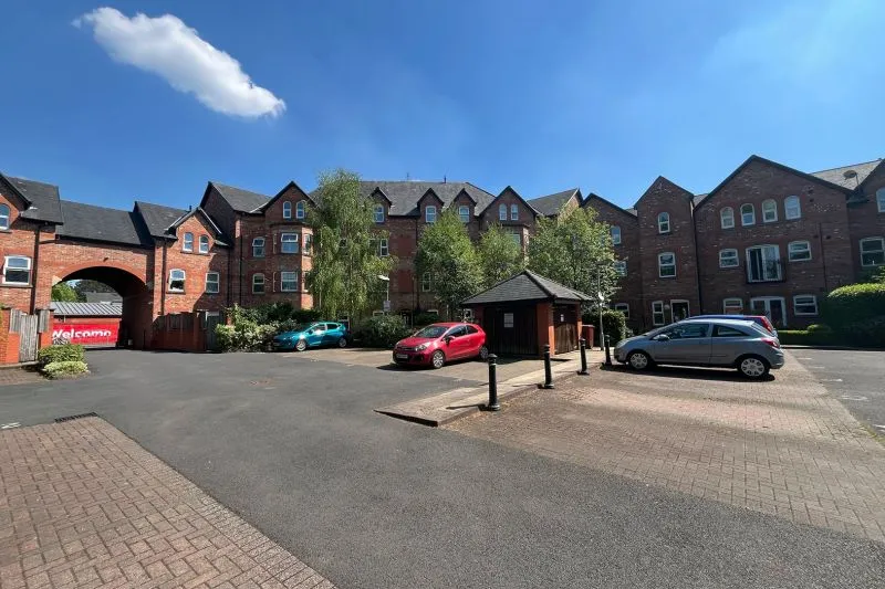 2 bed Ground Floor Apartment For Auction