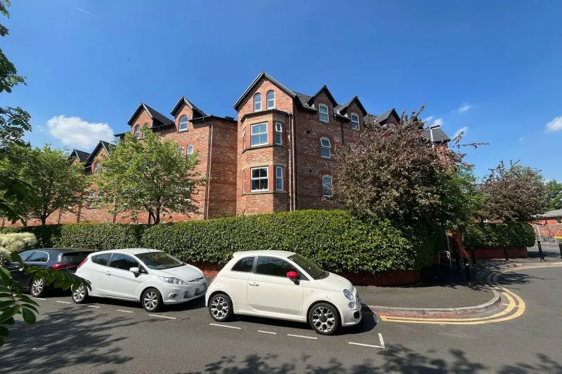 2 bed Ground Floor Apartment For Auction