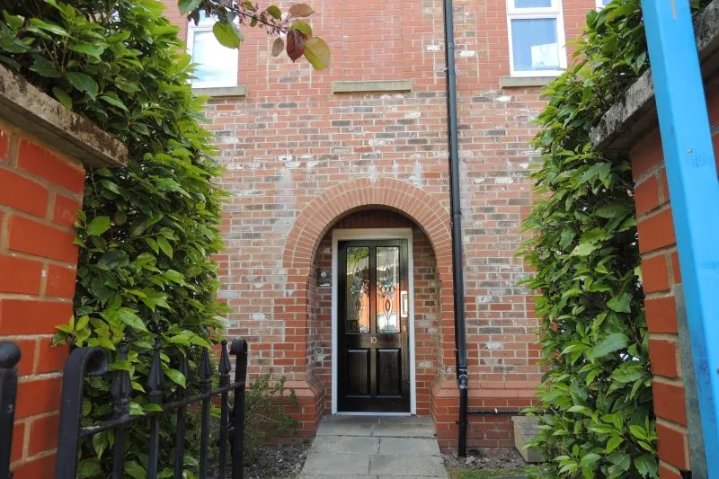 2 bed Ground Floor Apartment For Auction