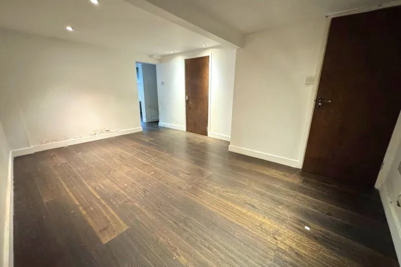 2 bed Terraced House For Auction