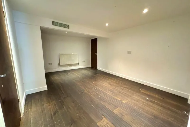 2 bed Terraced House For Auction