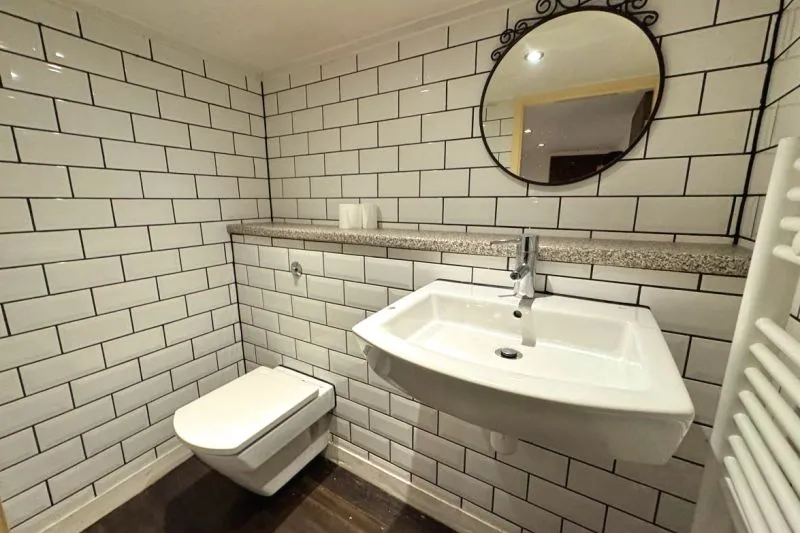 2 bed Terraced House For Auction