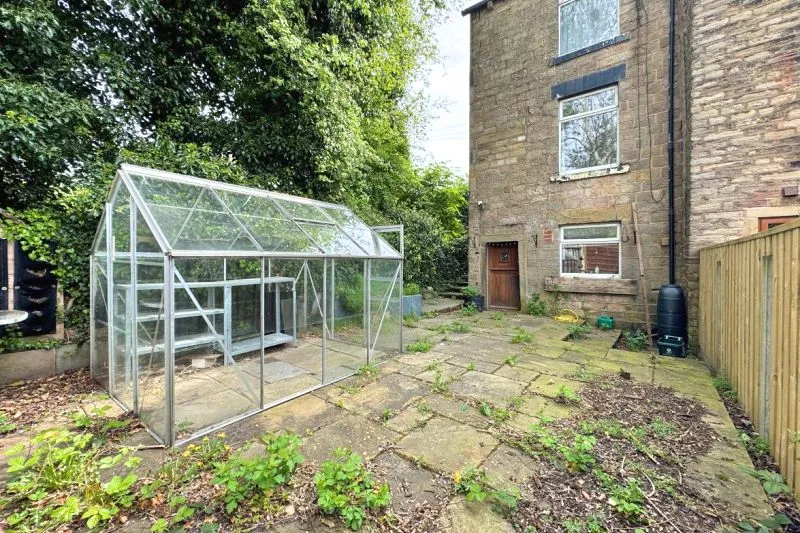 2 bed Terraced House For Auction