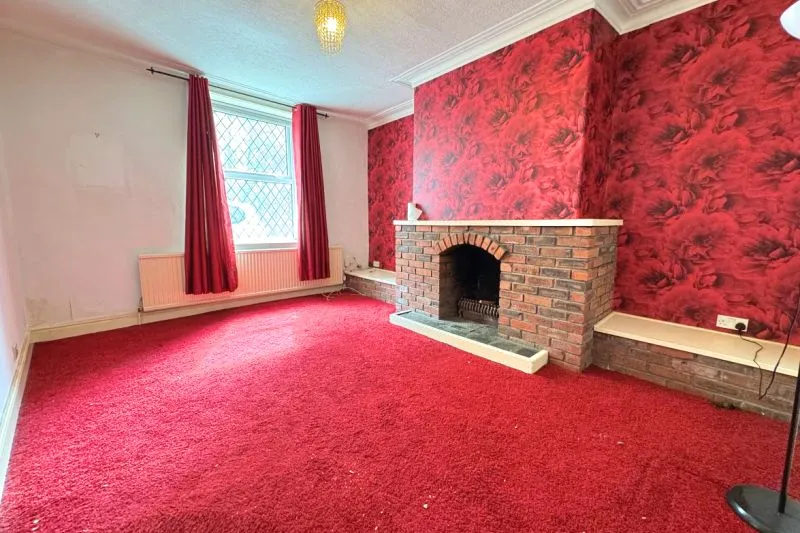 2 bed Terraced House For Auction