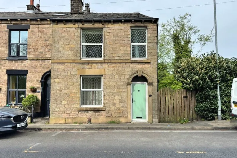 2 bed Terraced House For Auction